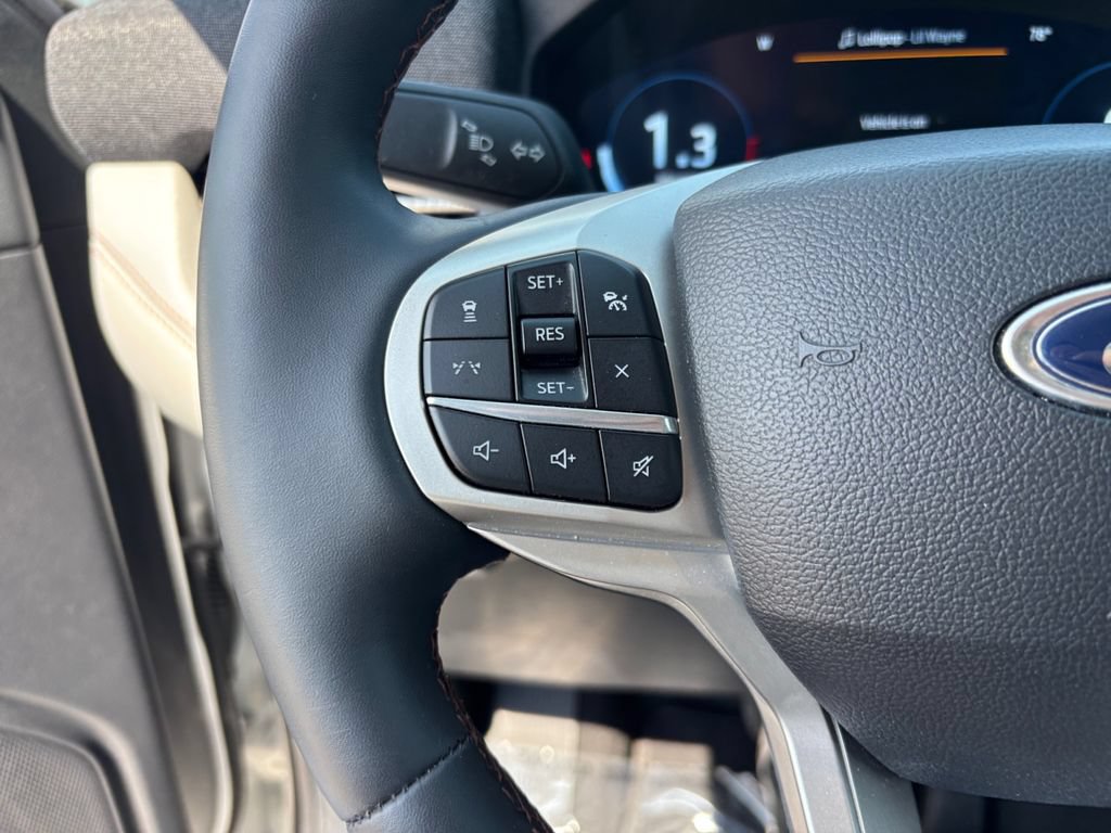Used 2025 Ford Explorer Active w/ Active Comfort Package AWD/4WD image 15