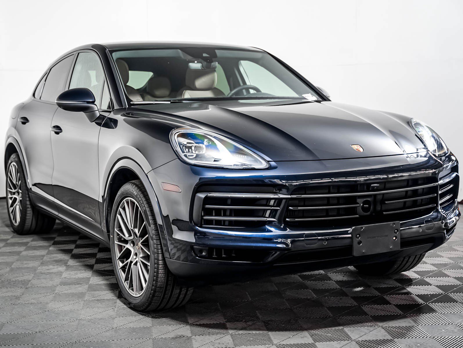 Certified 2023 Porsche Cayenne Platinum Edition AWD/4WD image 8