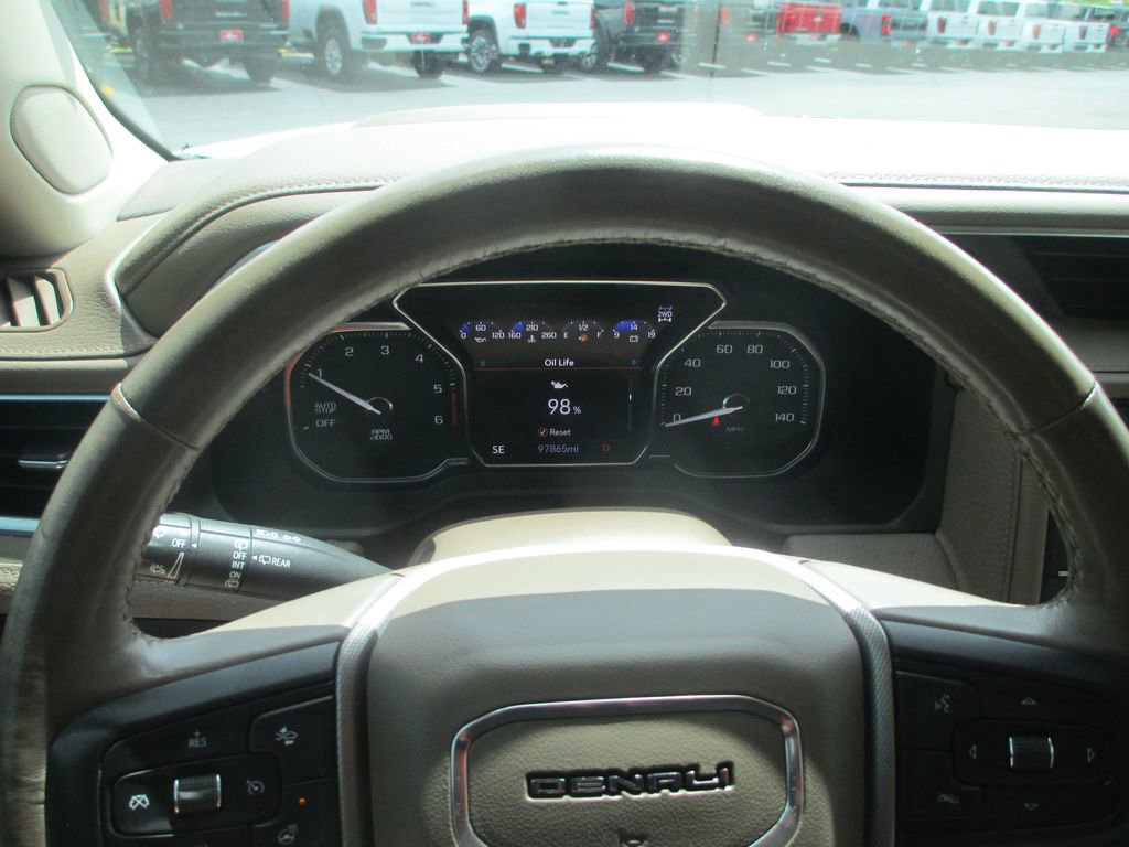 Used 2021 GMC Yukon XL Denali w/ Denali Ultimate Package AWD/4WD image 32