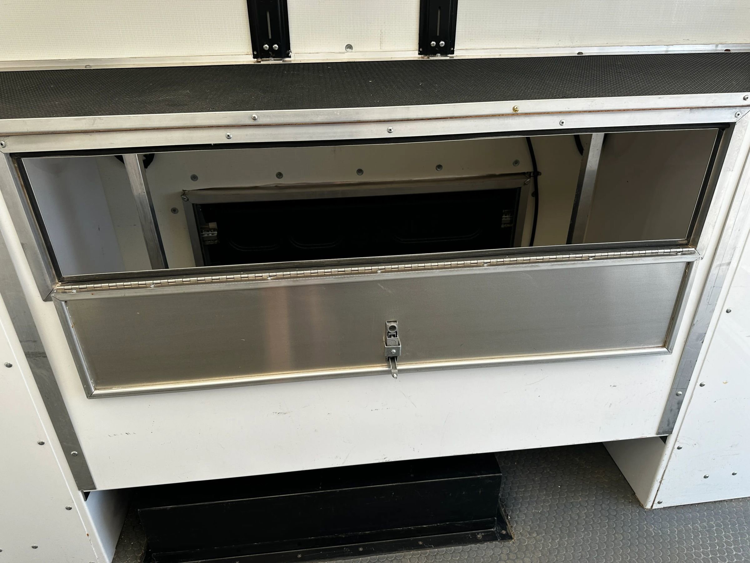 Used 2024 GMC Sierra 3500 Pro w/ Convenience Package image 13