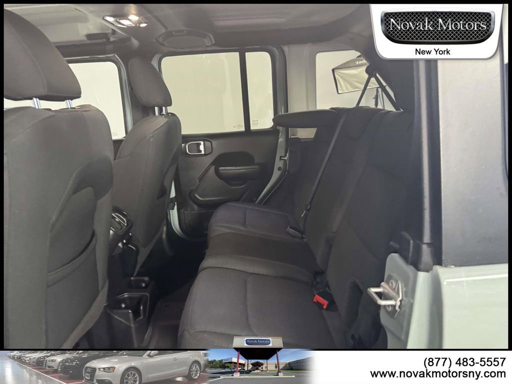 Used 2023 Jeep Wrangler Willys AWD/4WD image 11