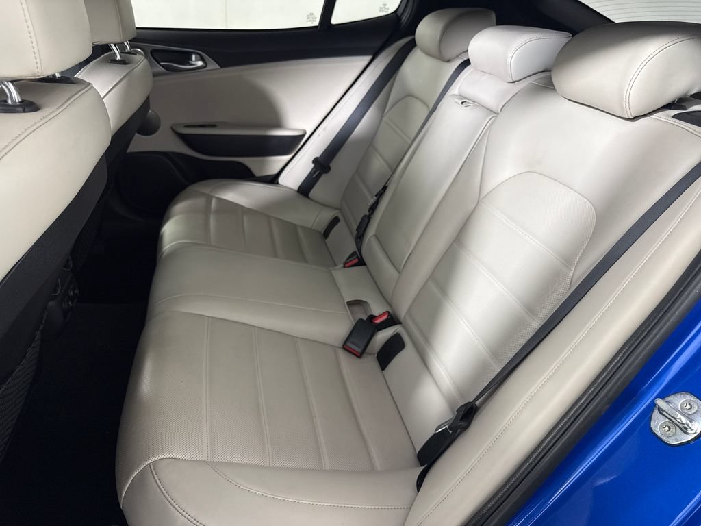 Used 2018 Kia Stinger GT2 AWD/4WD image 13