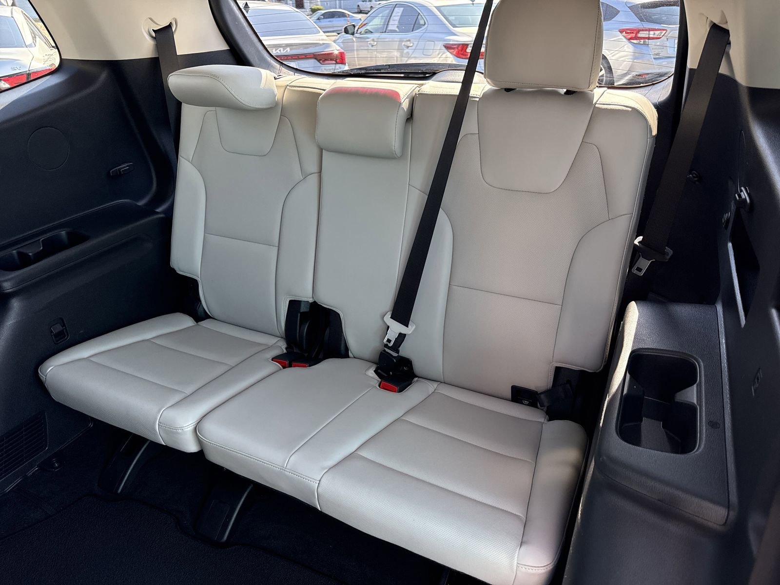 Used 2022 Kia Telluride EX w/ EX Premium Package AWD/4WD image 11