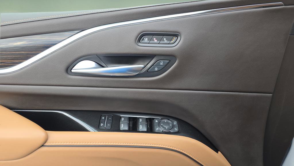 Used 2022 Cadillac Escalade ESV Premium Luxury image 18