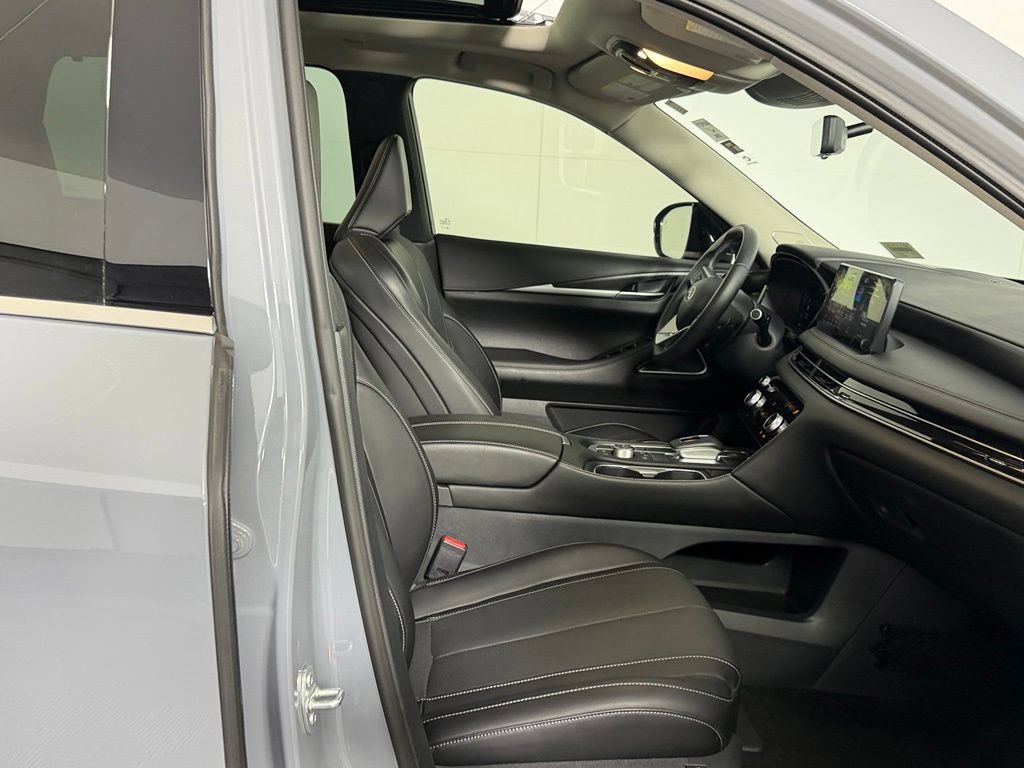 Used 2025 INFINITI QX60 Sensory w/ Vision Package AWD/4WD image 32