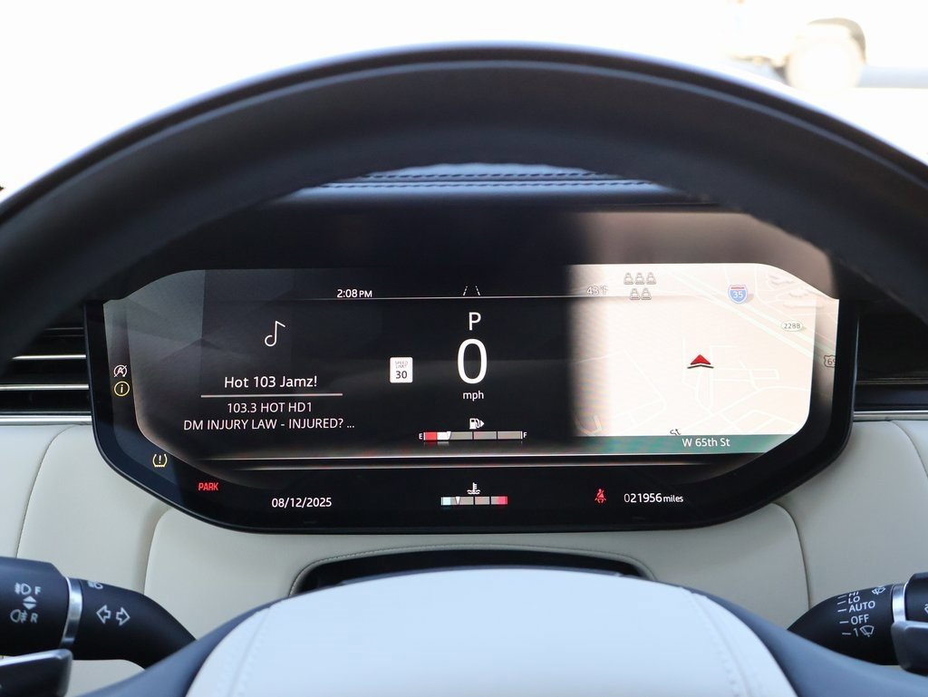 Used 2024 Land Rover Range Rover Long Wheelbase SE image 27