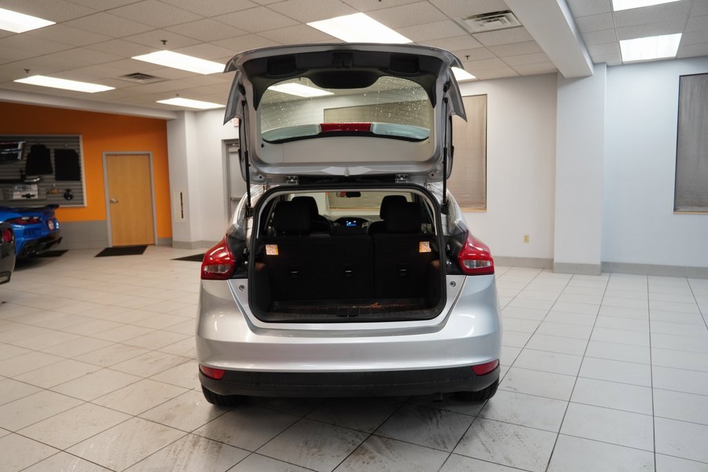 Used 2017 Ford Focus SE w/ SE Winter Package image 9