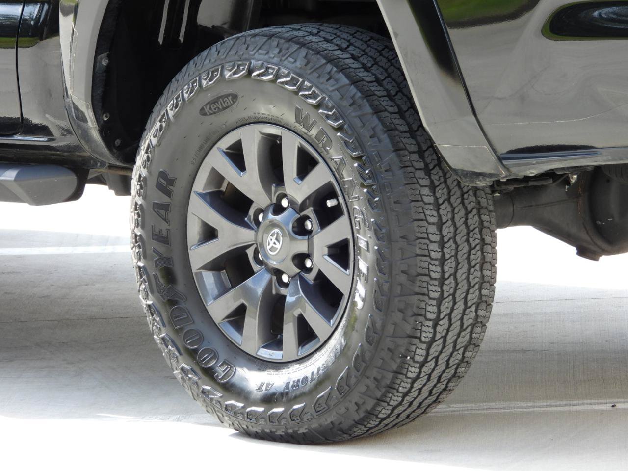 Used 2022 Toyota Tacoma SR5 RWD image 24