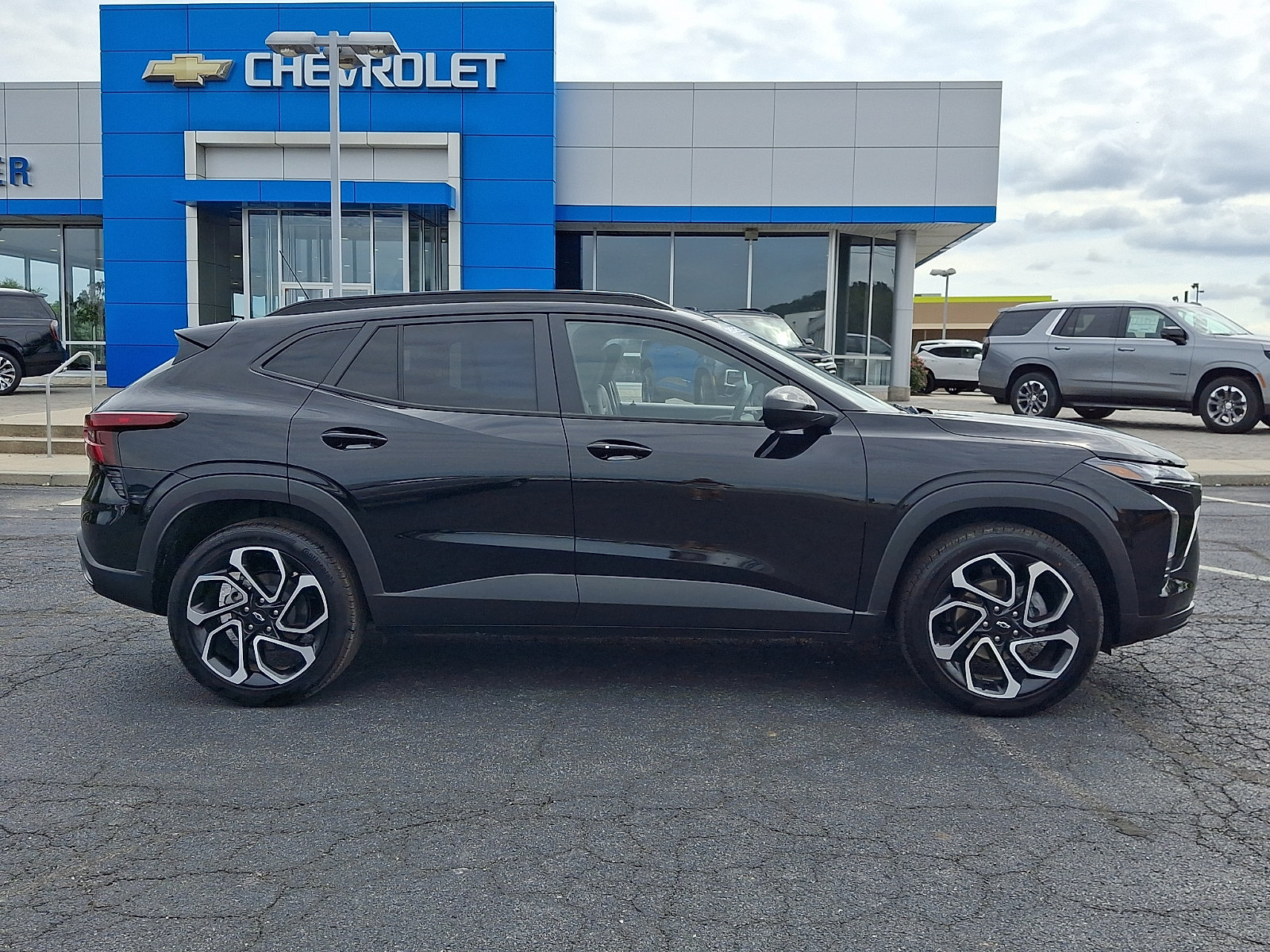 Certified 2026 Chevrolet Trax RS w/ Sunroof Package FWD image 7