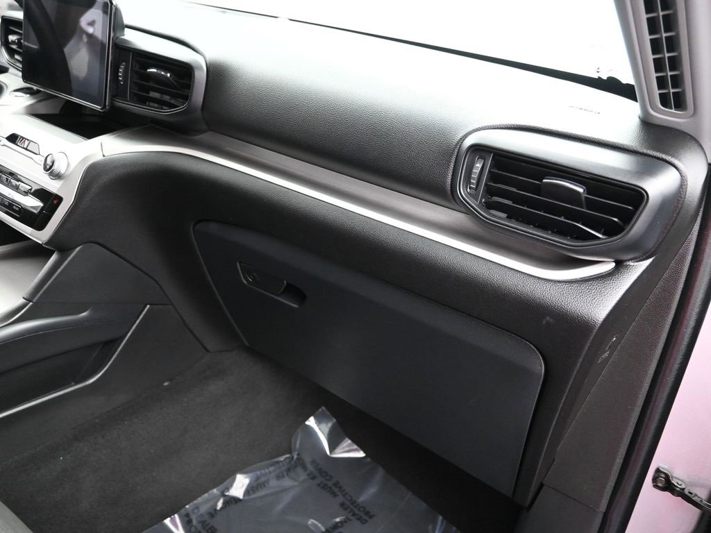 Certified 2022 Ford Explorer XLT image 40