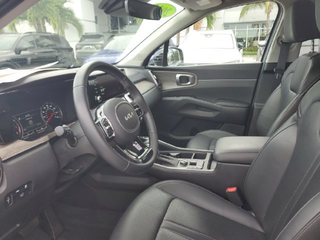 Certified 2023 Kia Sorento EX FWD image 18