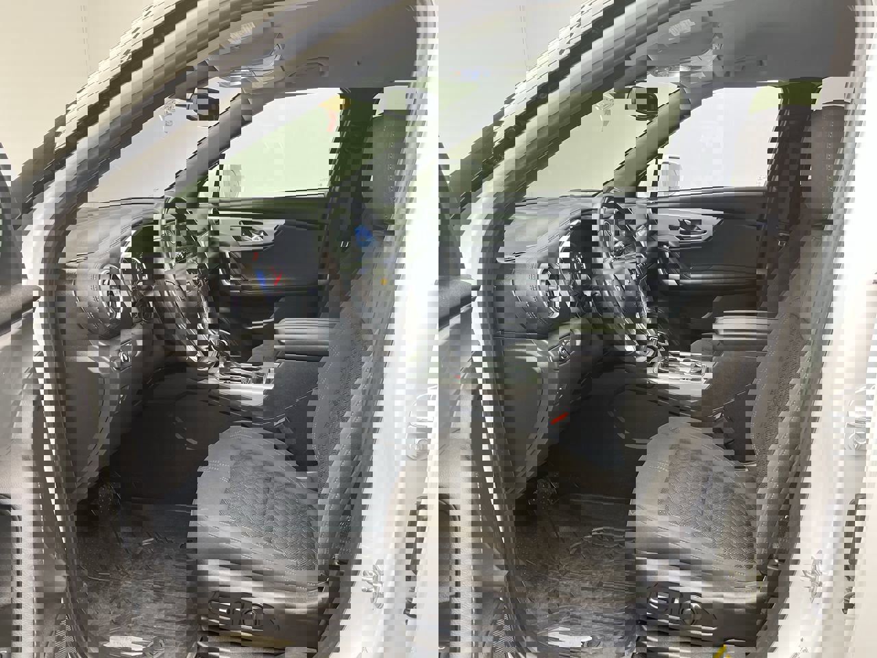 Used 2019 Chevrolet Blazer LT image 3