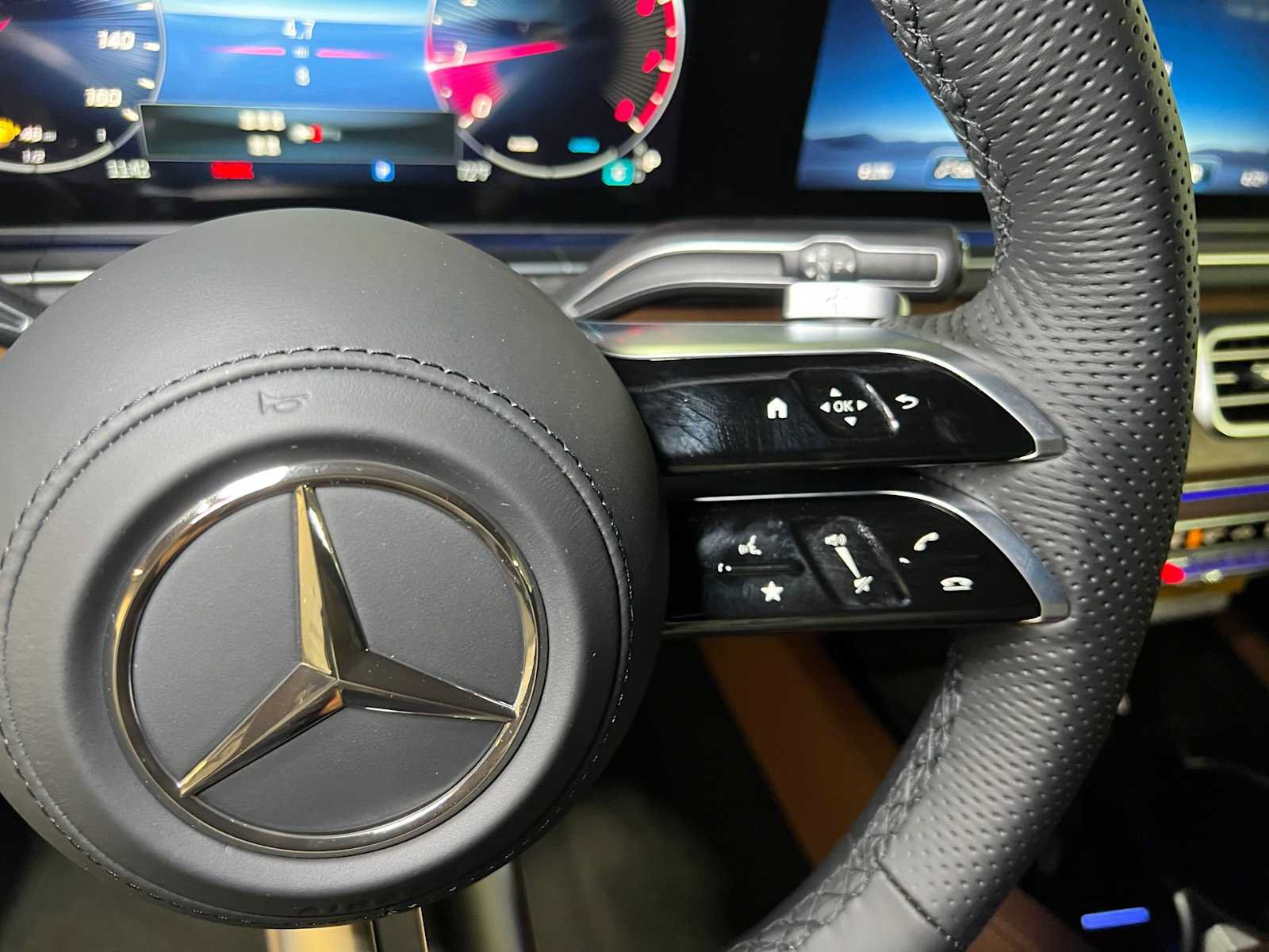 New 2026 Mercedes-Benz GLS 450 4MATIC image 30