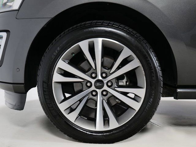 Used 2020 Ford Expedition Limited w/ Equipment Group 302A AWD/4WD image 9
