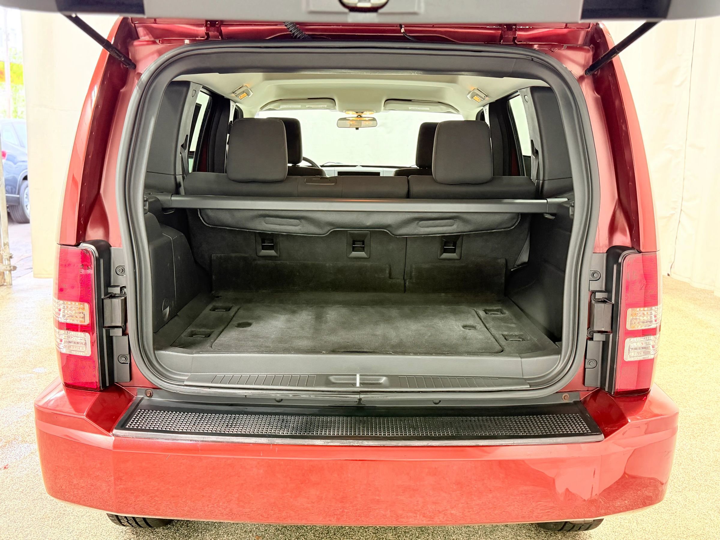 Used 2009 Jeep Liberty Sport w/ Popular Equipment Group AWD/4WD image 33