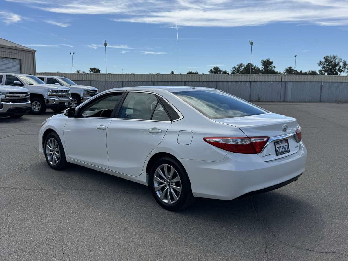 Used 2017 Toyota Camry XLE w/ Convenience Package FWD image 7