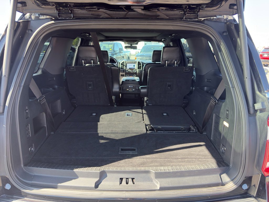 Used 2020 Ford Expedition XLT w/ Equipment Group 202A AWD/4WD image 25
