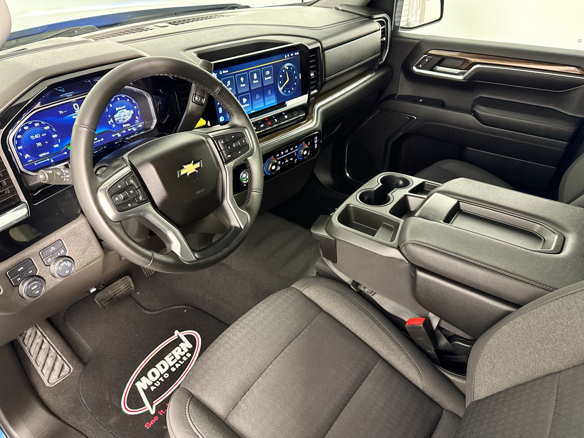 Used 2023 Chevrolet Silverado 1500 LT AWD/4WD image 19