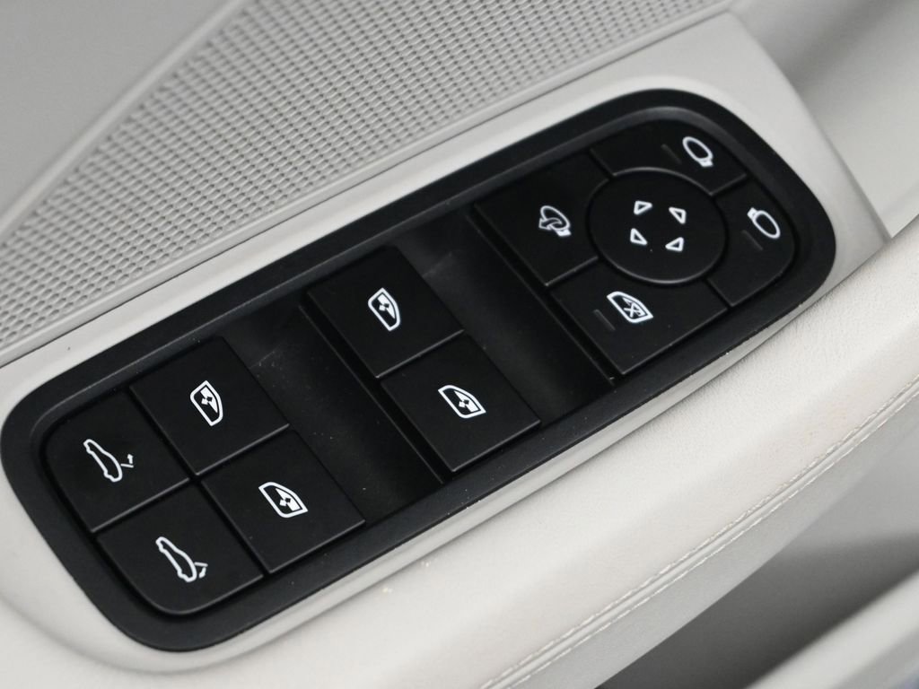 Certified 2022 Porsche Panamera 4 Executive image 19