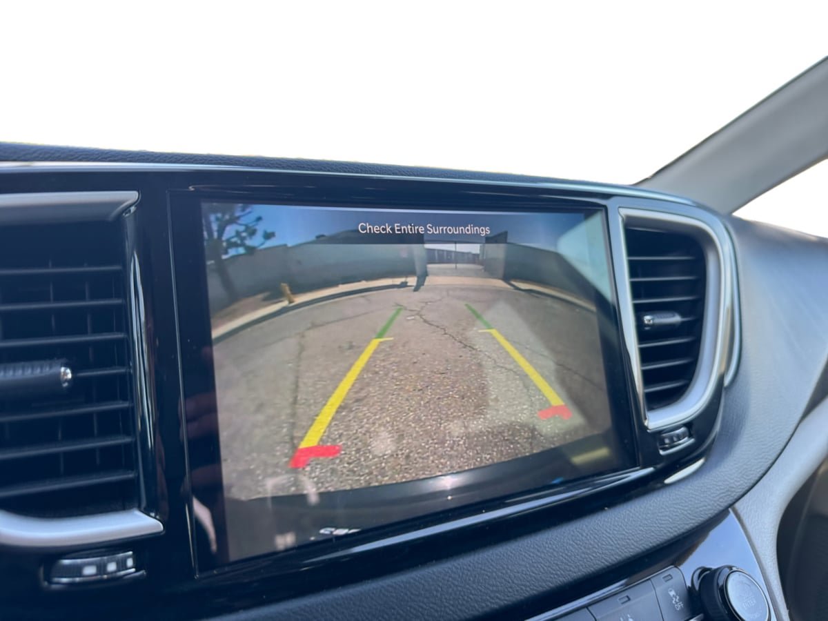 Used 2023 Chrysler Pacifica Touring-L FWD image 13
