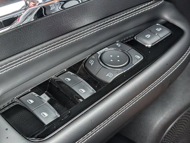 Used 2025 Lincoln Corsair Reserve FWD image 22