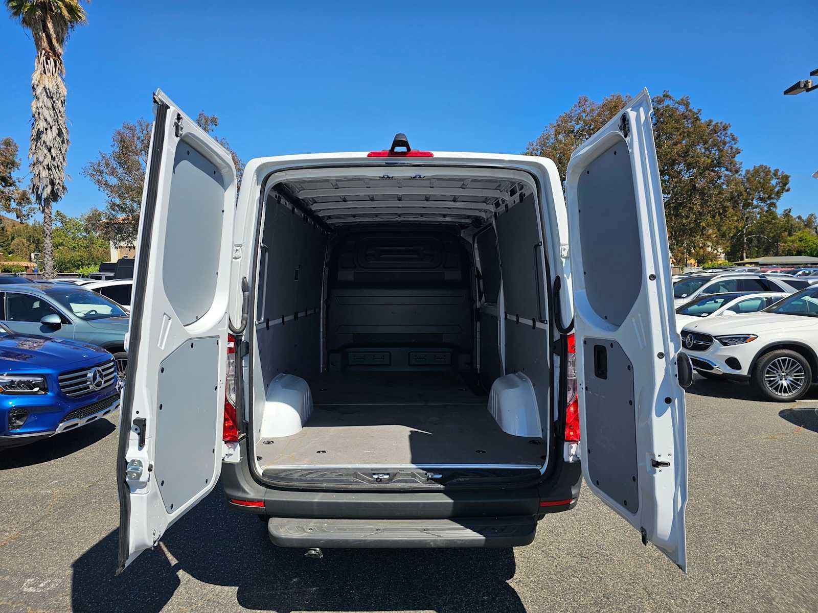 Used 2026 Mercedes-Benz Sprinter 2500 image 16