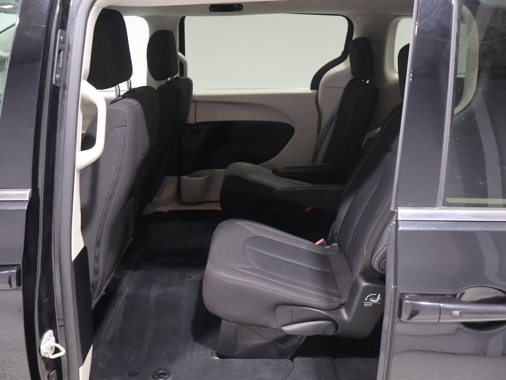 Certified 2023 Chrysler Voyager LX FWD image 18