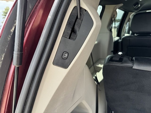 Used 2019 Dodge Grand Caravan SXT image 38
