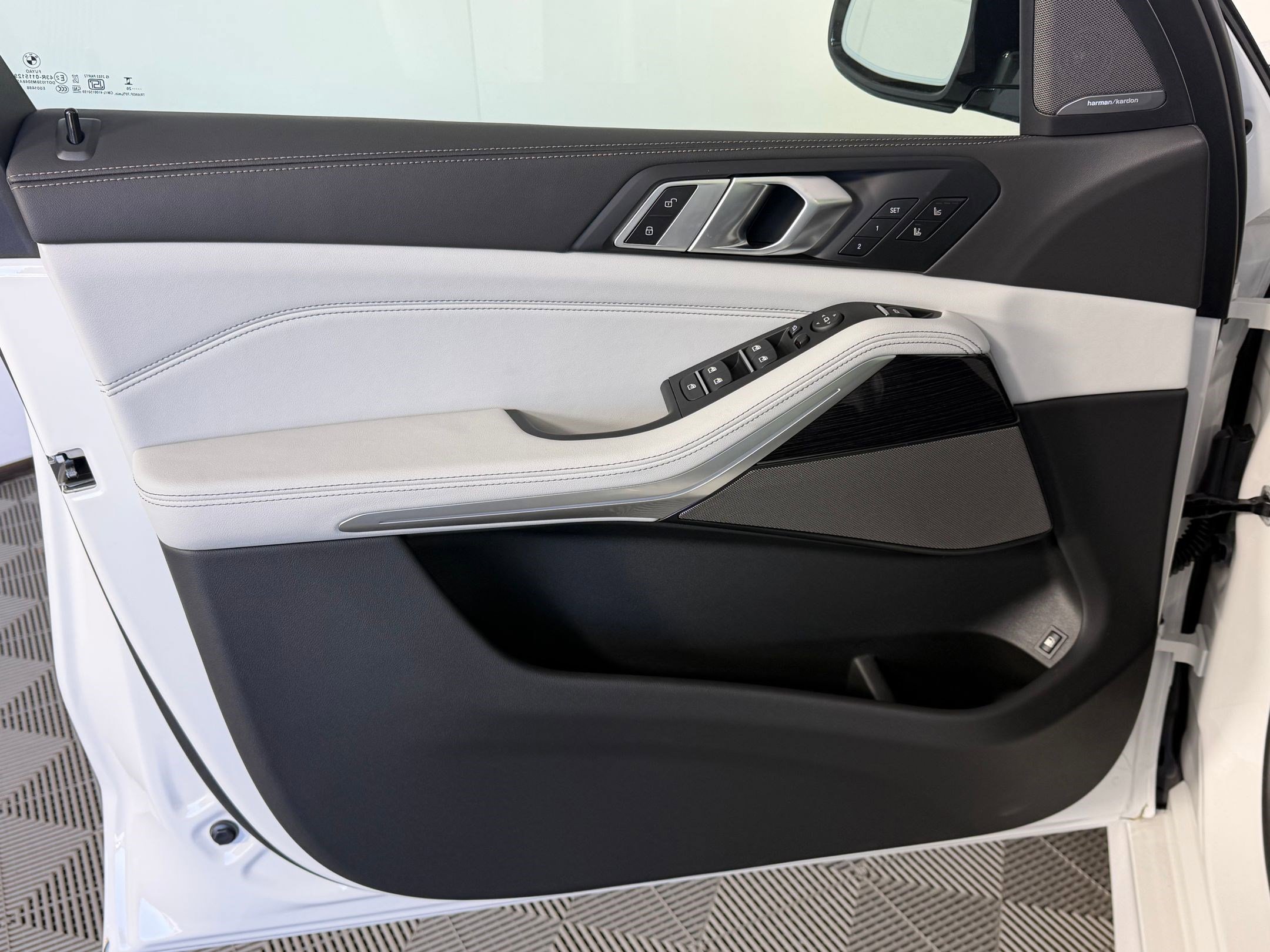 New 2026 BMW X5 xDrive50e image 12