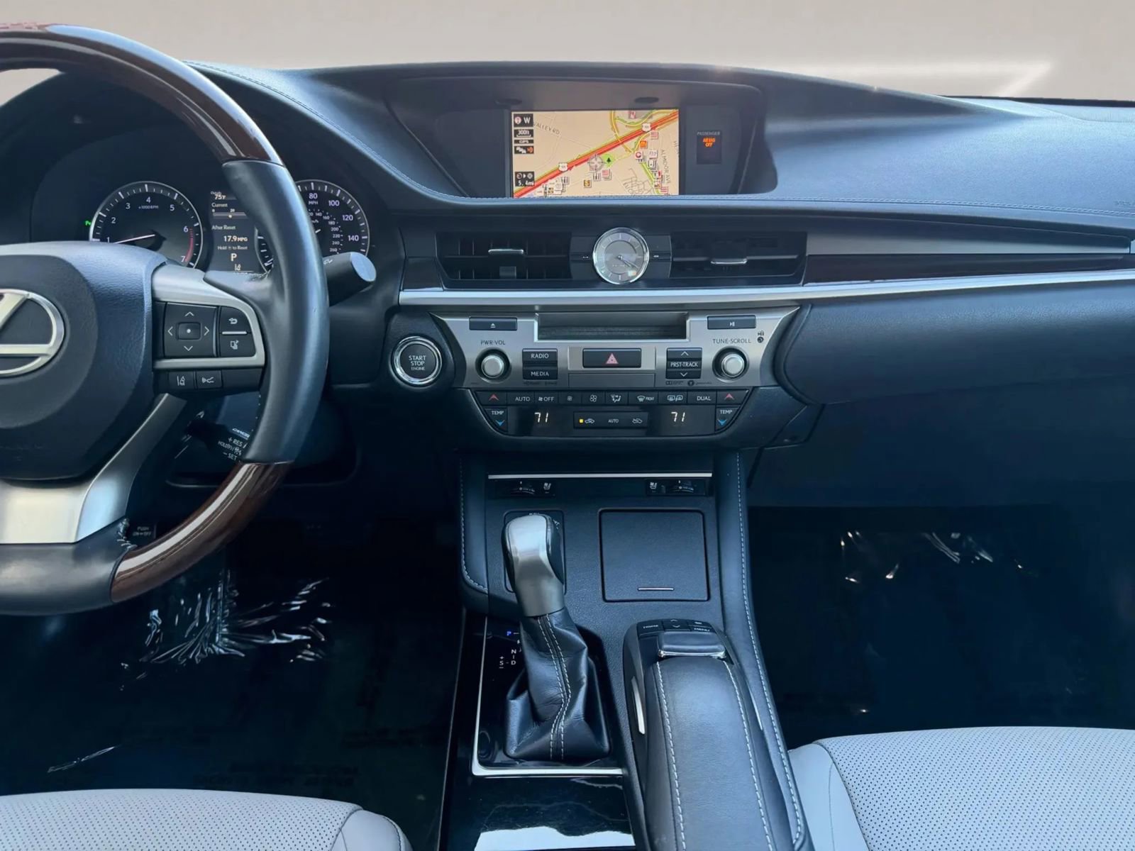 Used 2018 Lexus ES 350 w/ Navigation System Package image 12