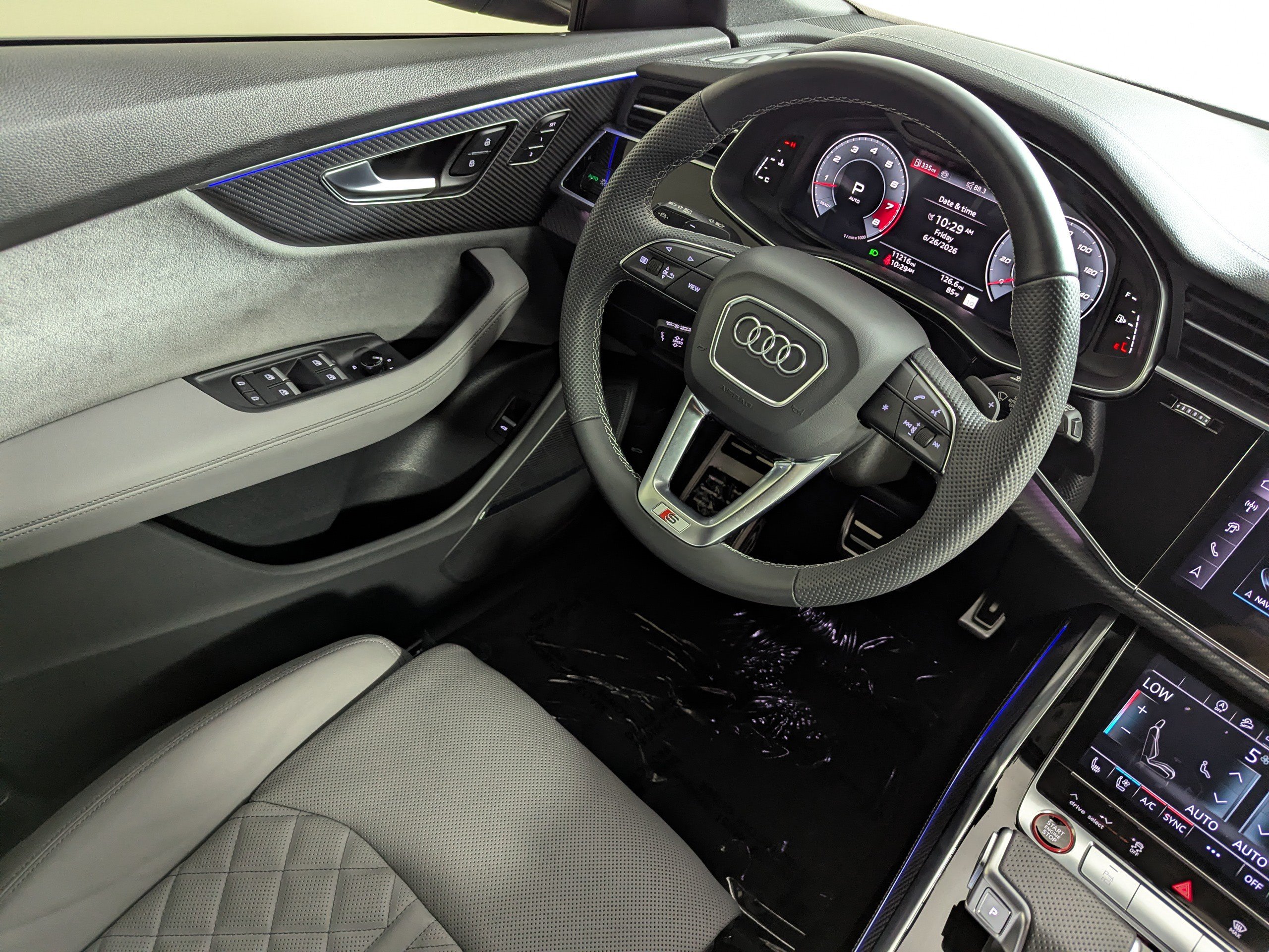 Used 2024 Audi SQ8 Premium Plus AWD/4WD image 9