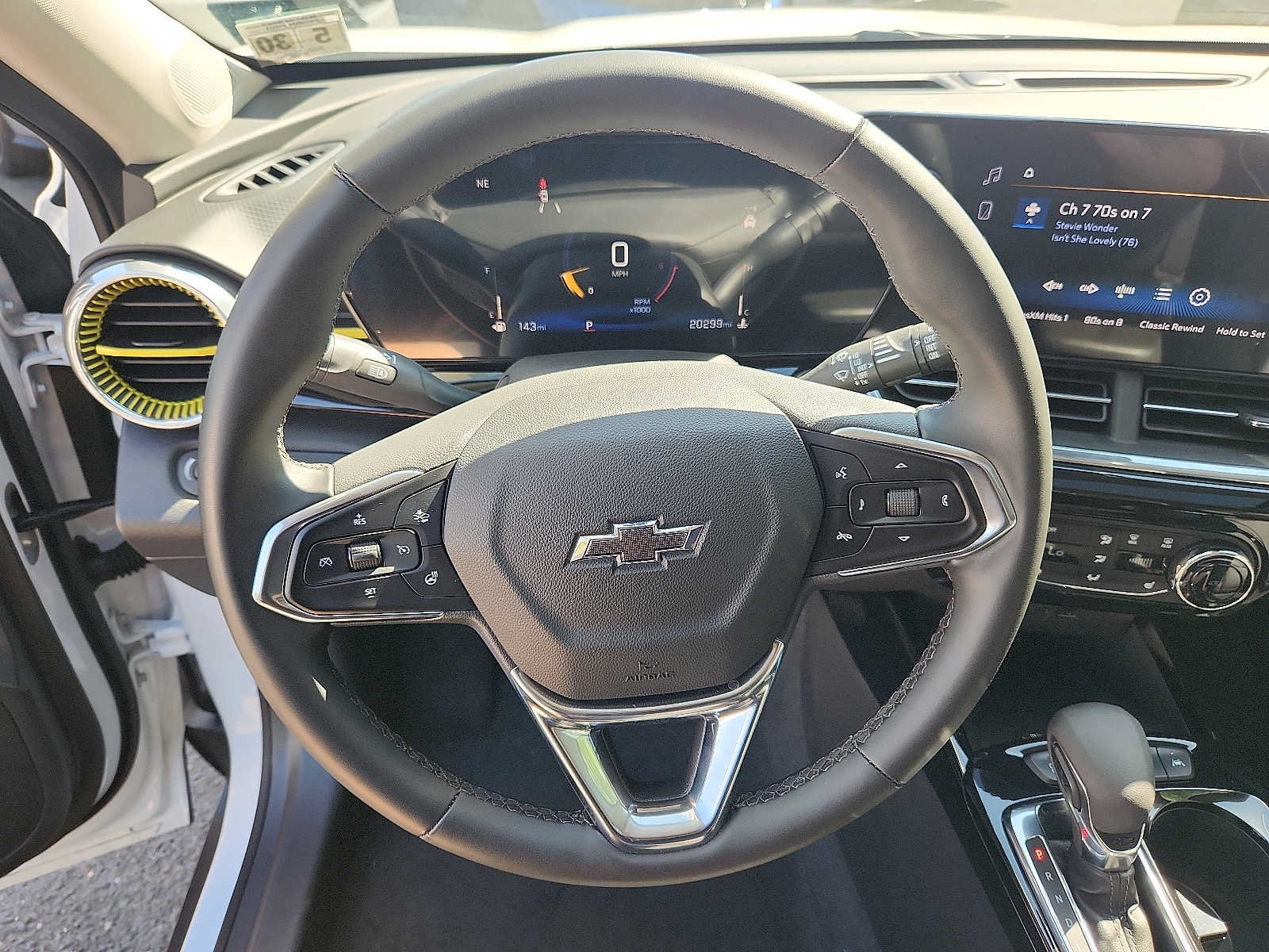 Used 2025 Chevrolet Trax ACTIV w/ Sunroof Package FWD image 19
