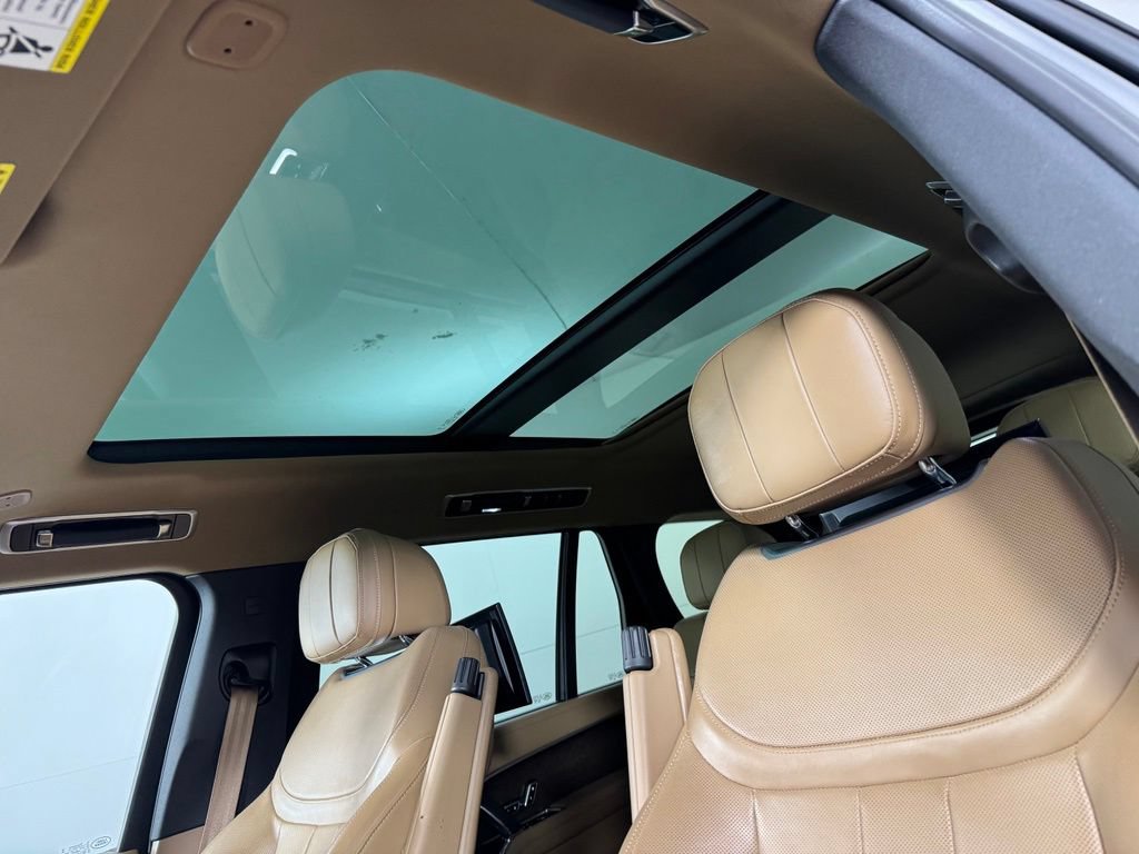 Used 2023 Land Rover Range Rover Long Wheelbase SE AWD/4WD image 15