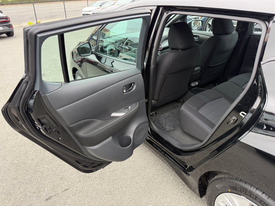Used 2025 Nissan Leaf S FWD image 40