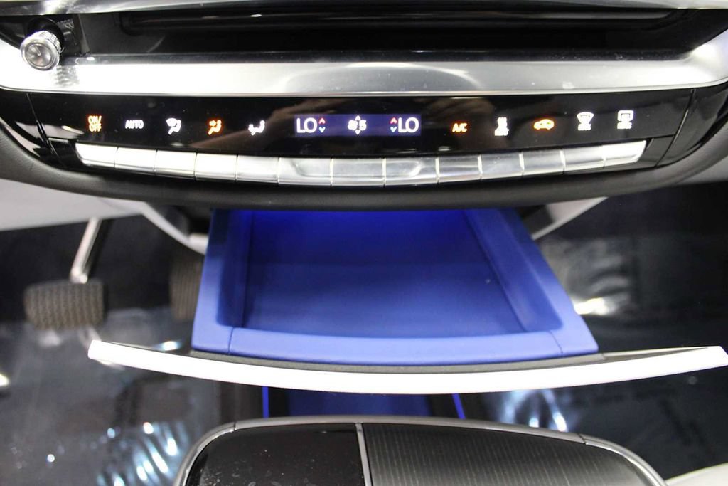 Used 2024 Cadillac Lyriq Luxury AWD/4WD image 41