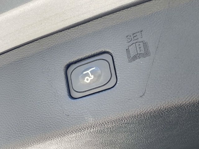 Certified 2024 Ford Edge Titanium AWD/4WD image 13