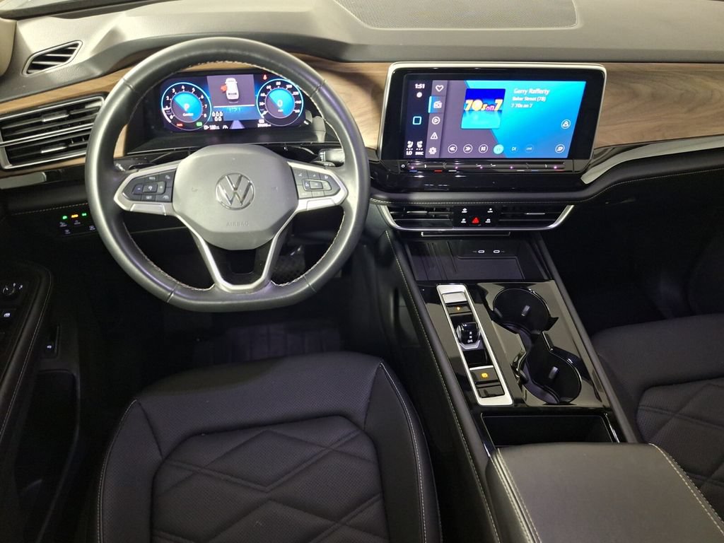 Used 2025 Volkswagen Atlas SE FWD image 12