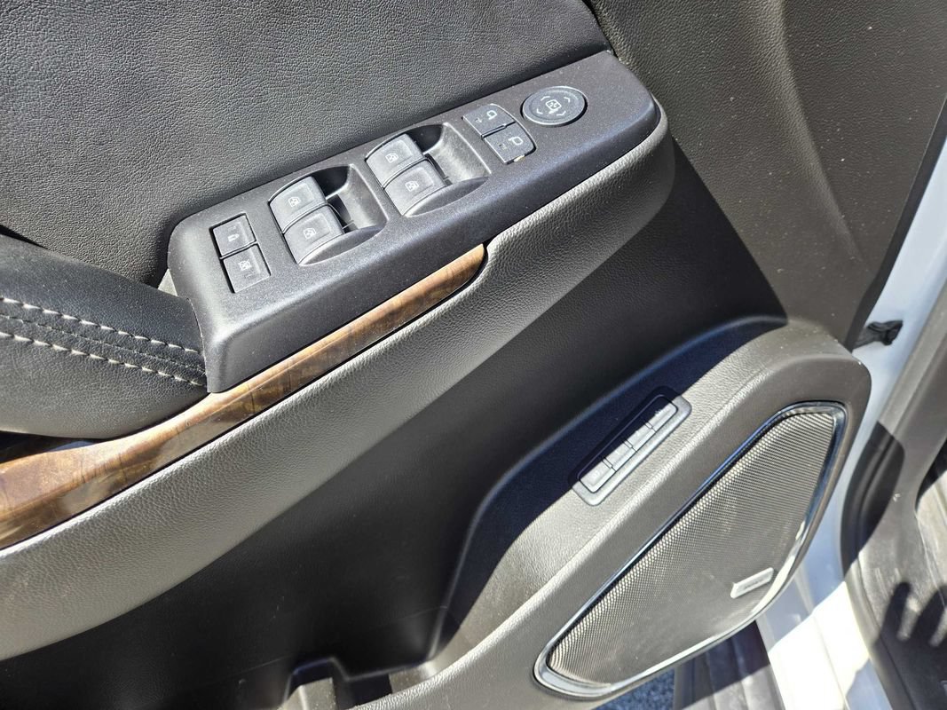Used 2019 Chevrolet Suburban LT AWD/4WD image 11