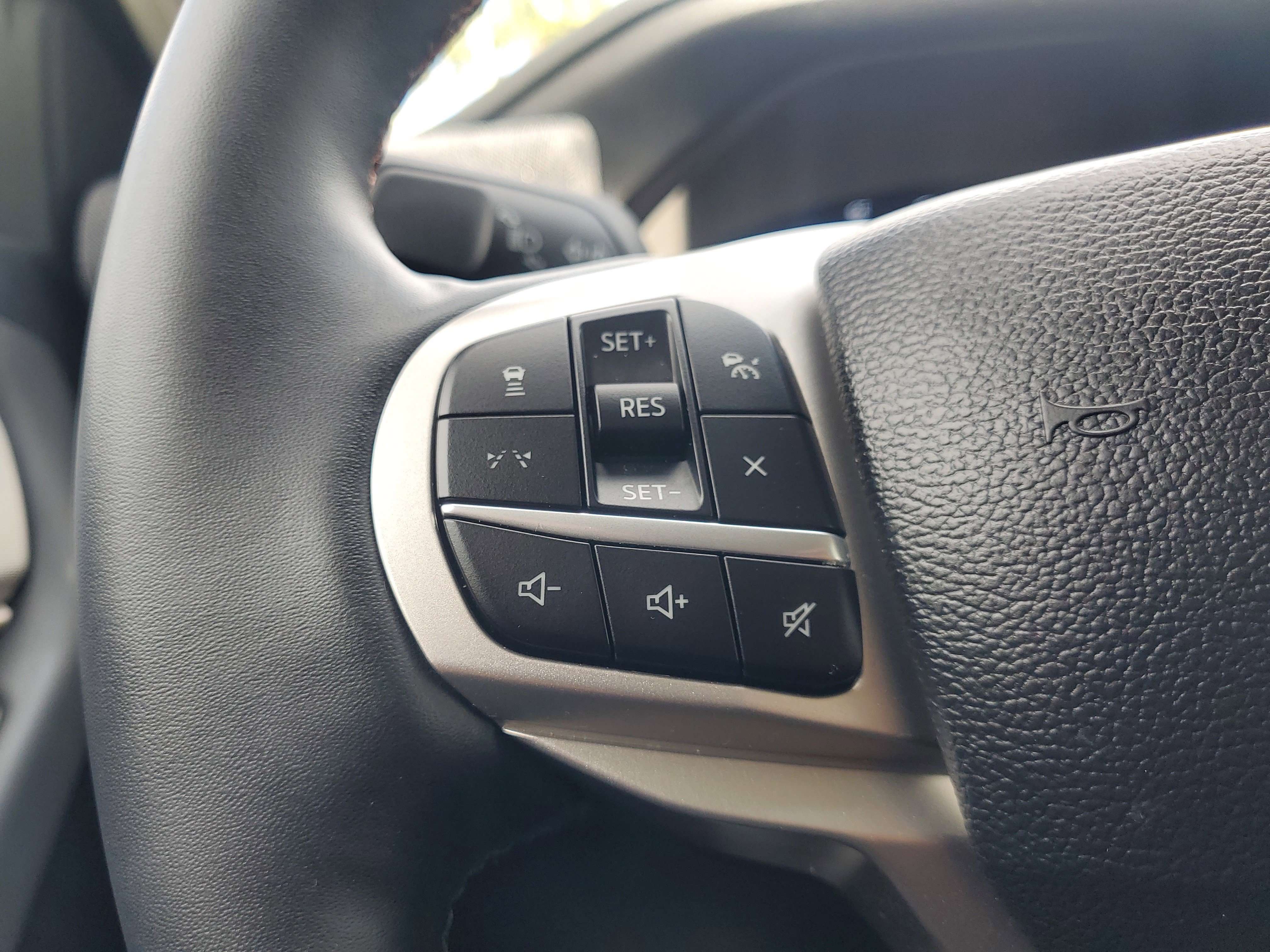 Used 2025 Ford Explorer Active RWD image 23