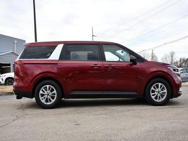 Used 2024 Kia Carnival LX image 8