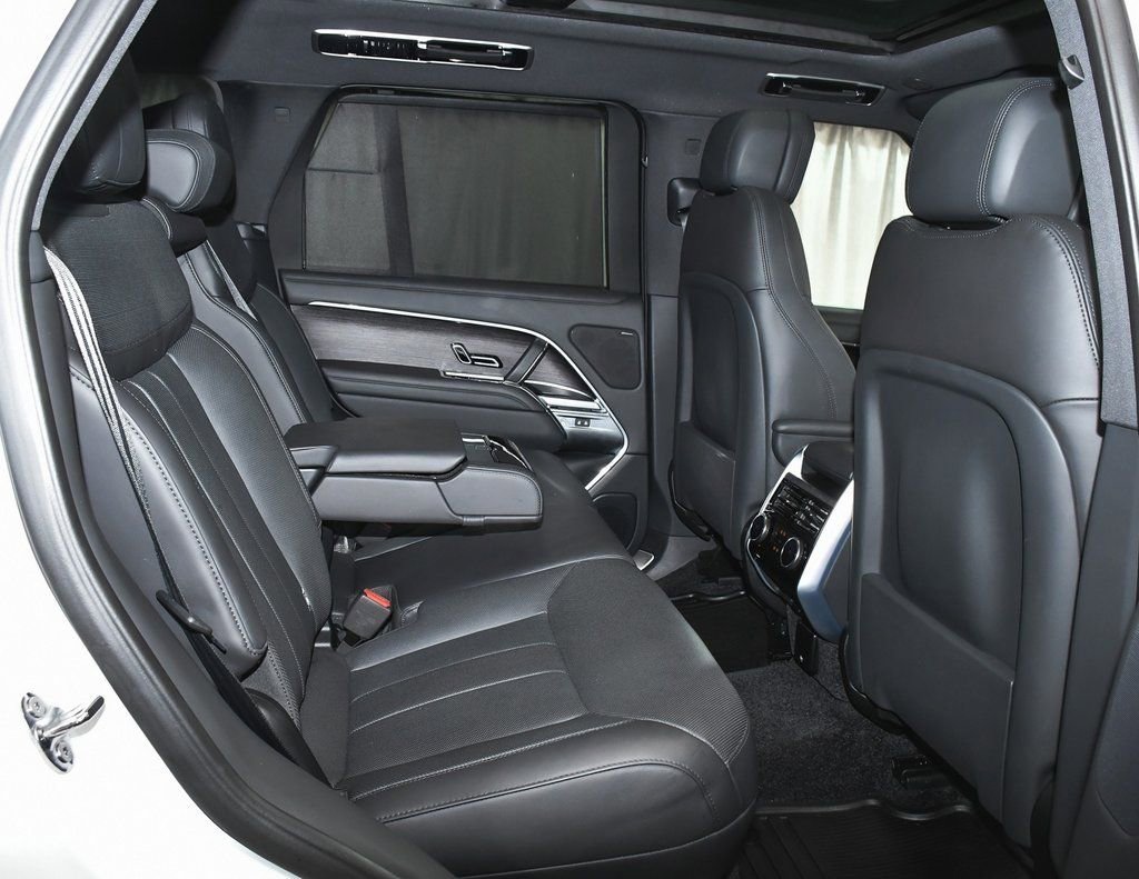 Used 2025 Land Rover Range Rover SE AWD/4WD image 63