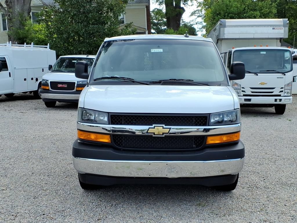 Used 2024 Chevrolet Express 2500 w/ Driver Convenience Package RWD image 2