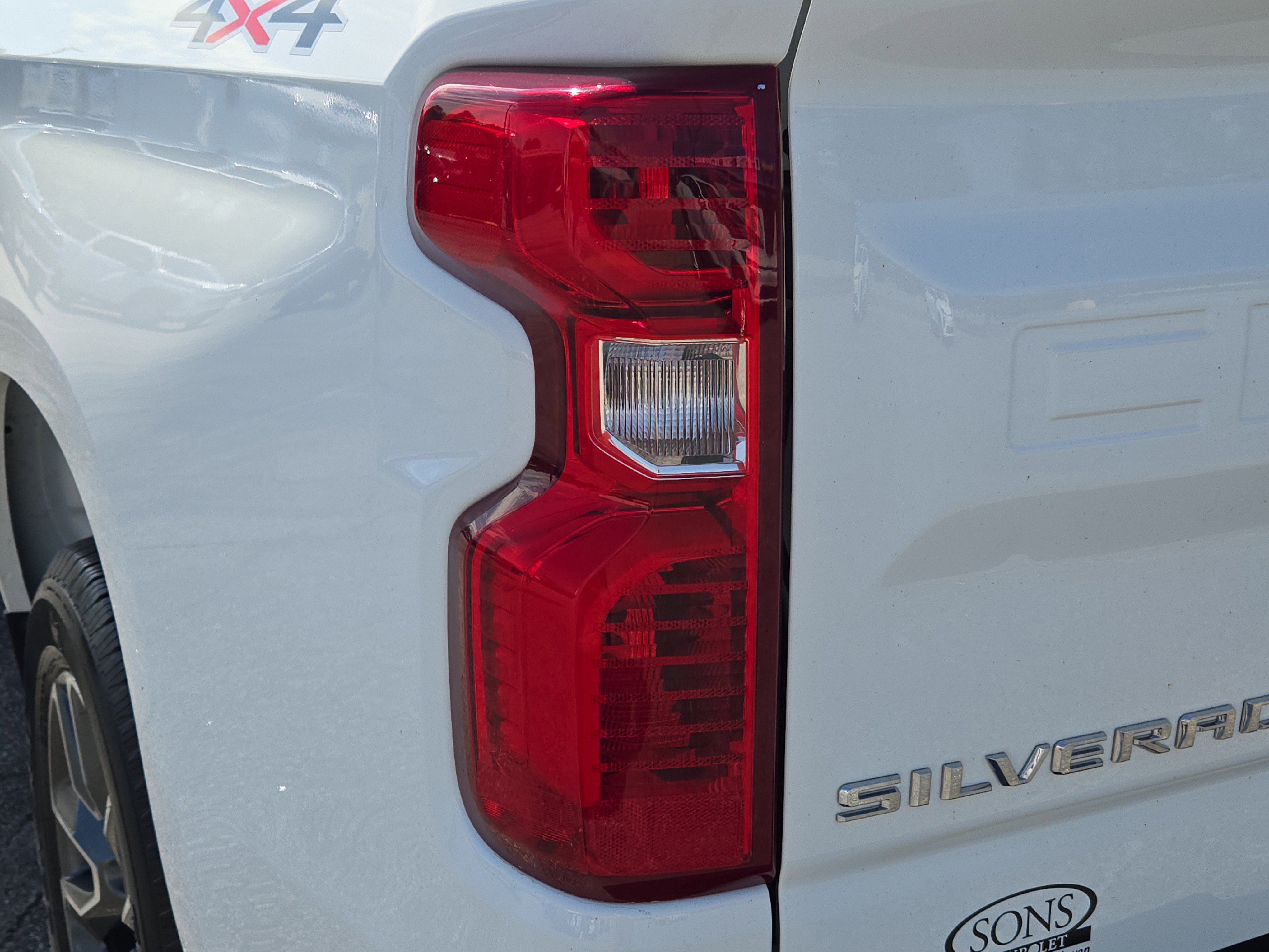 Used 2023 Chevrolet Silverado 1500 LT image 12