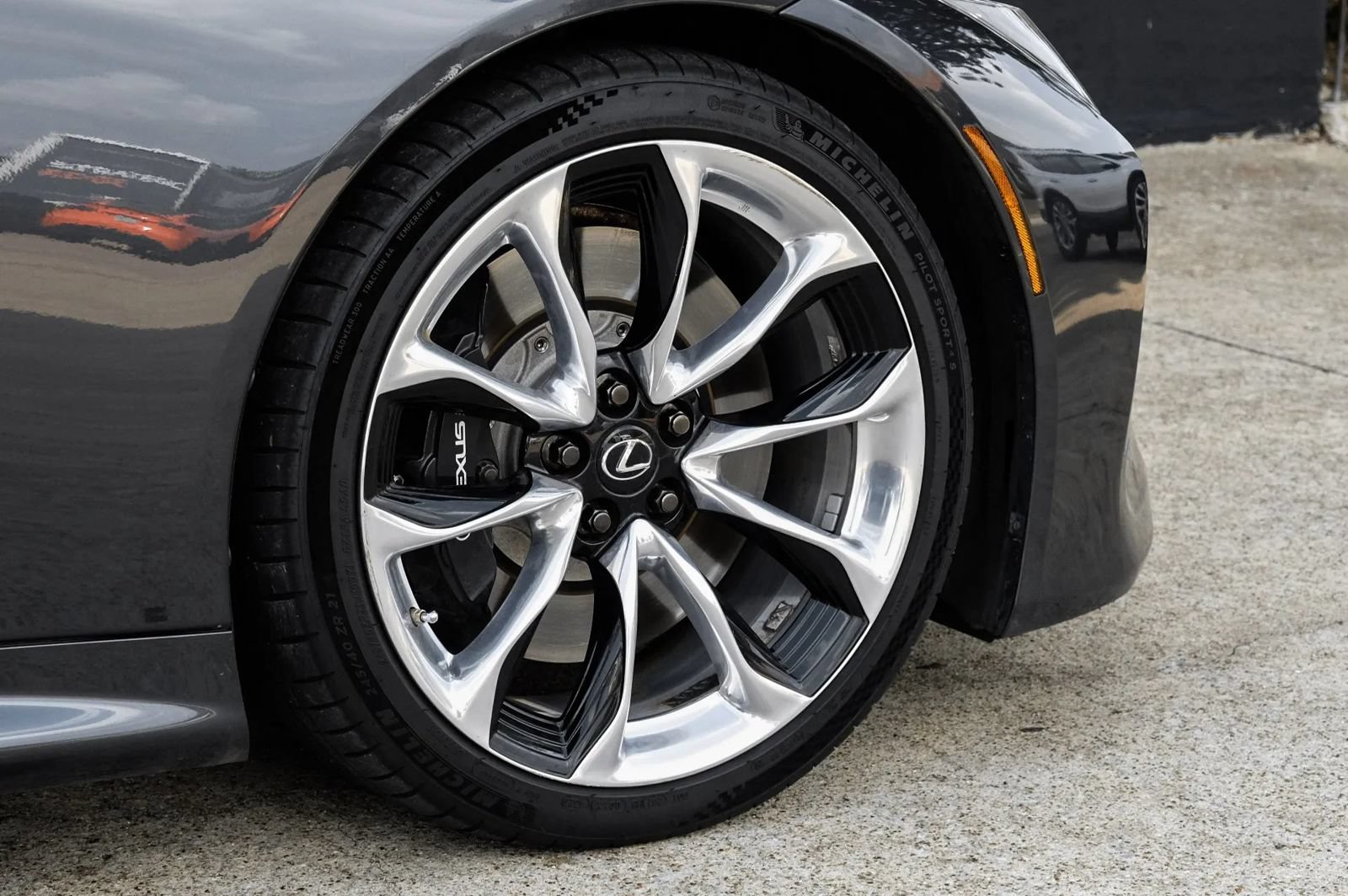 Used 2018 Lexus LC 500 Coupe w/ Sport Package RWD image 55