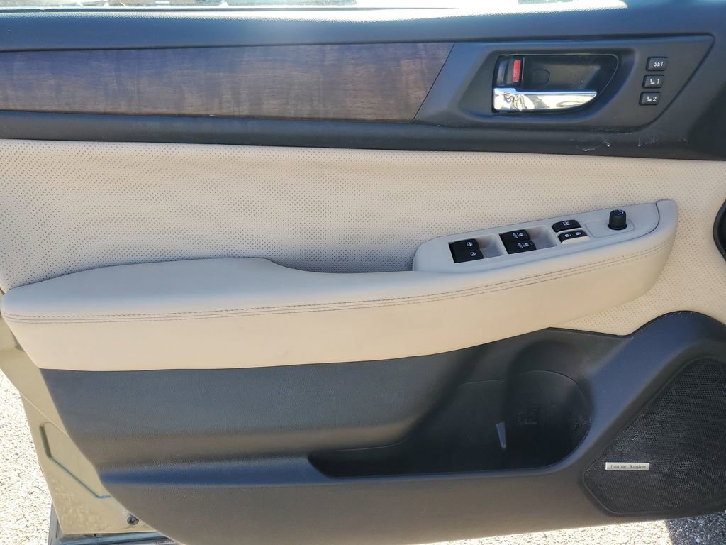 Used 2016 Subaru Outback 3.6R Limited image 10