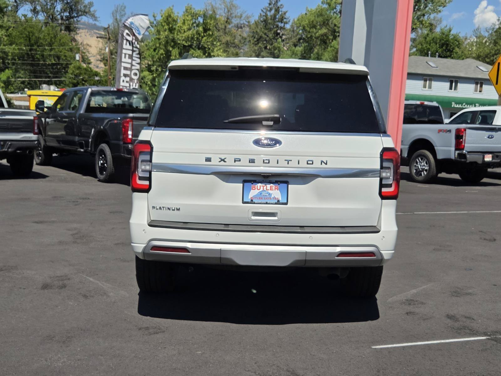 Certified 2024 Ford Expedition Platinum RWD image 6