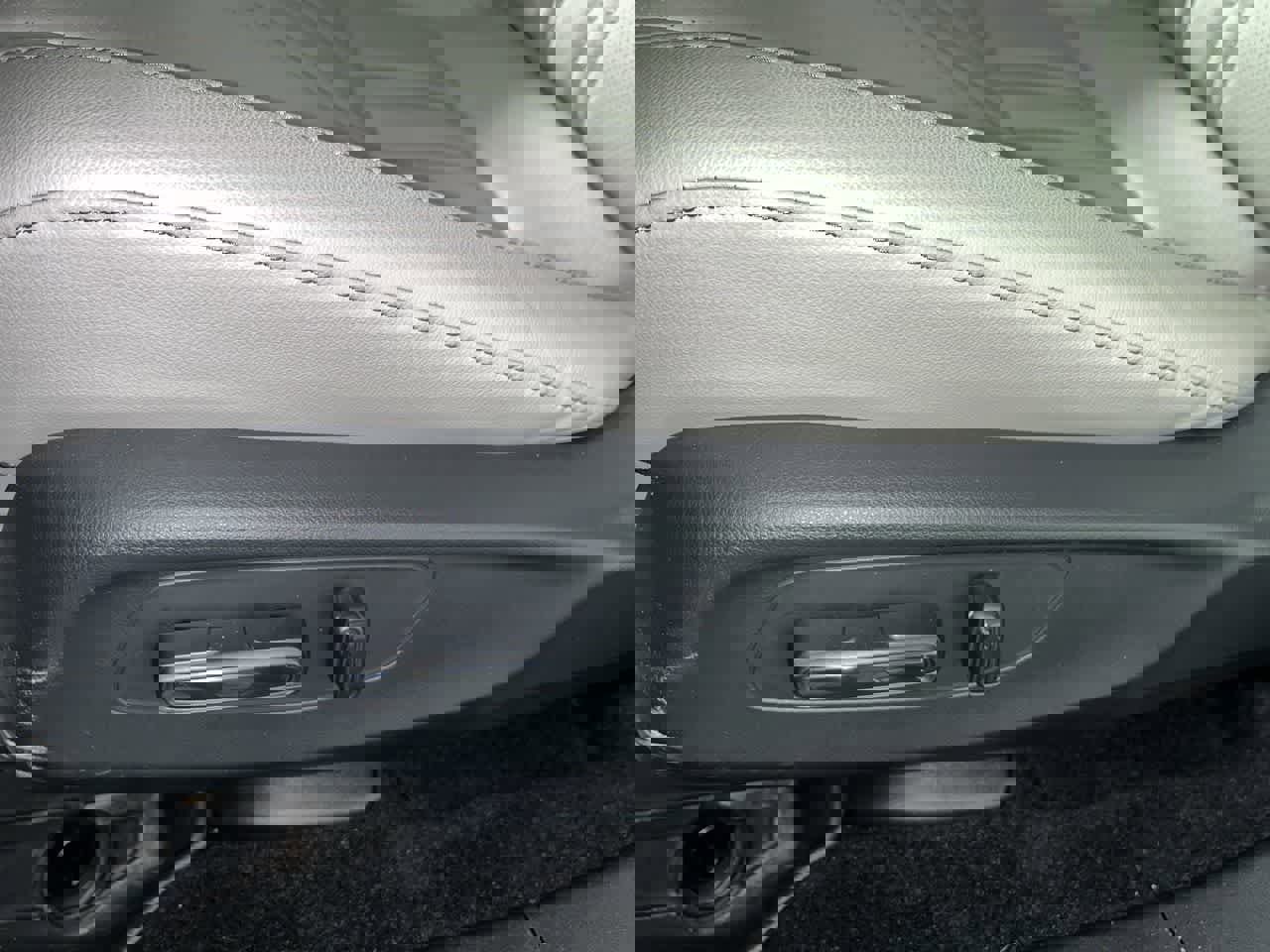 Used 2026 Honda HR-V EX-L image 14