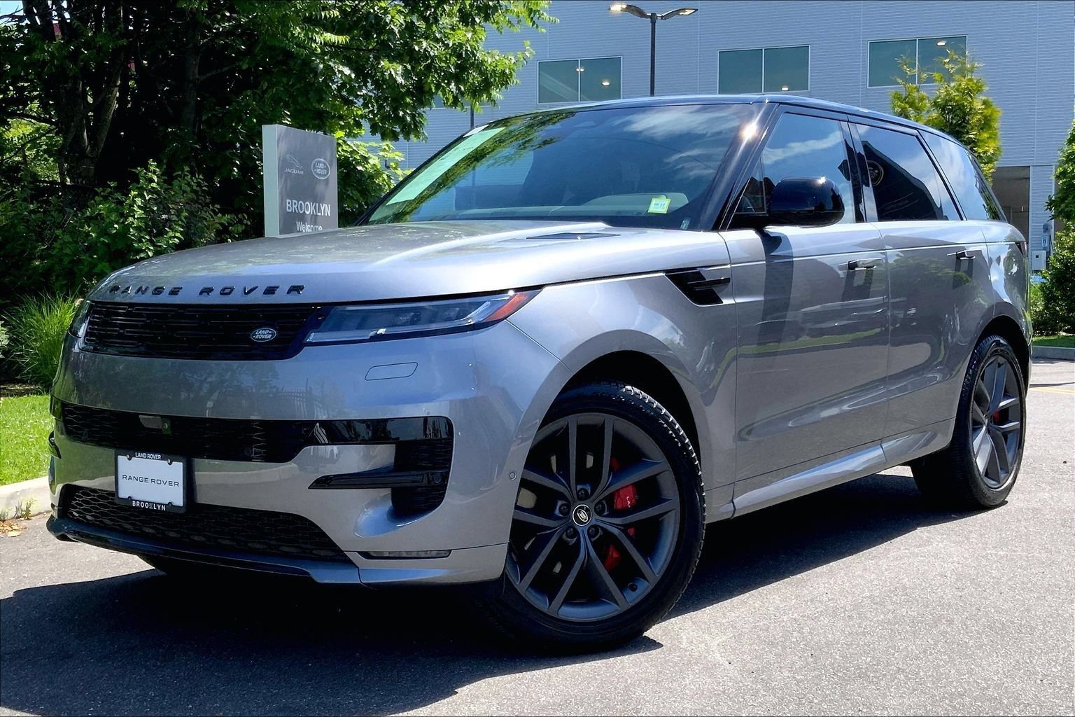Certified 2024 Land Rover Range Rover Sport Dynamic SE AWD/4WD image 1