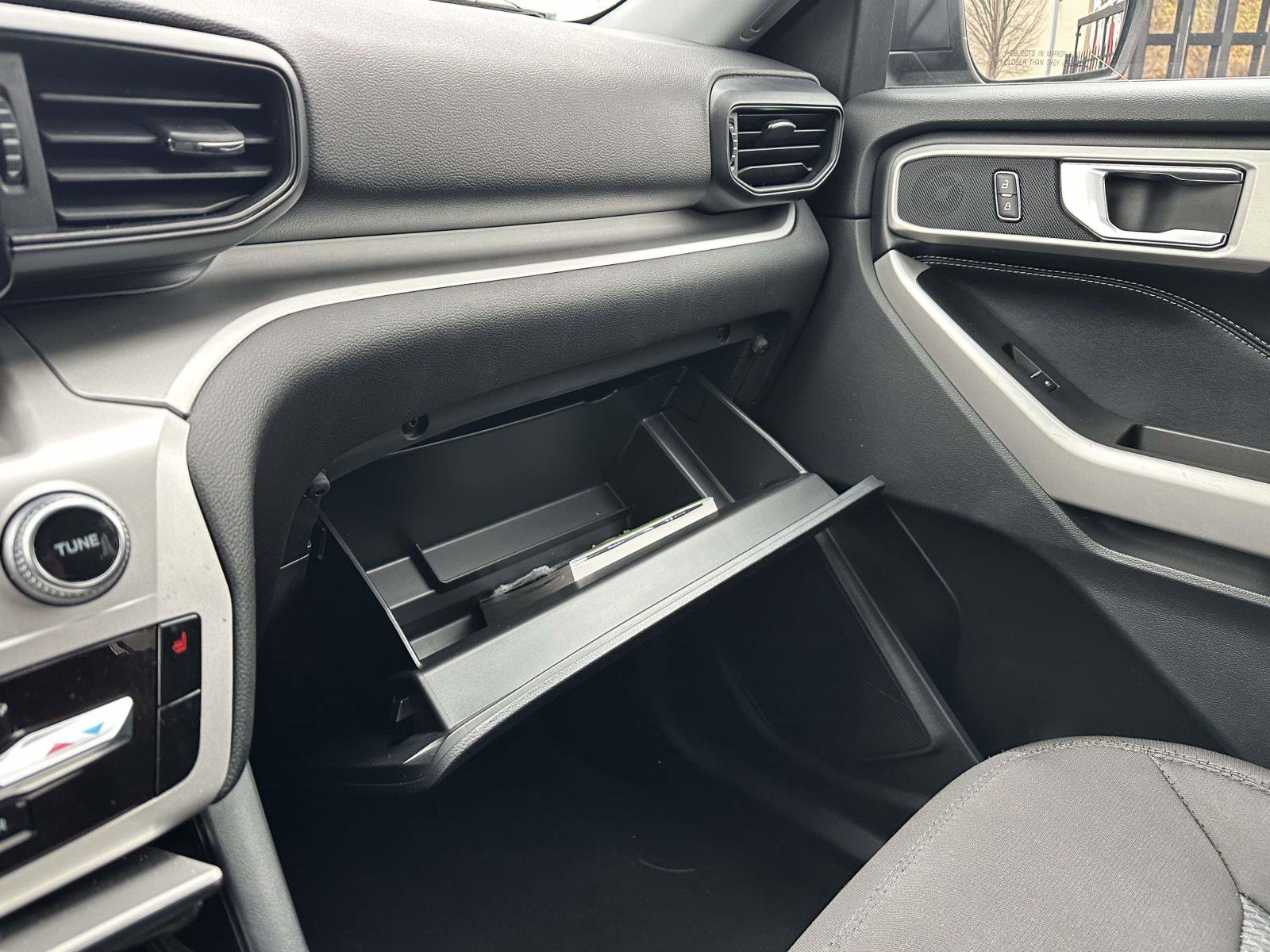 Used 2022 Ford Explorer XLT image 17