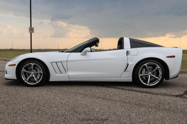 Used 2011 Chevrolet Corvette Grand Sport w/ Preferred Equipment Group RWD image 3